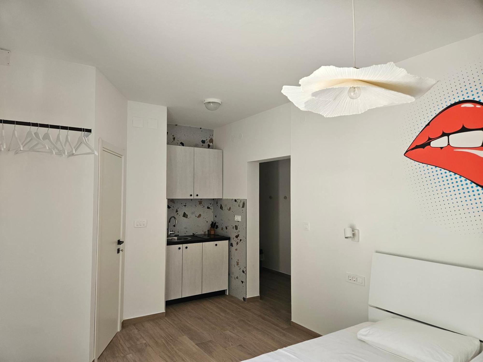 Apartment Maya Near The Beach Premantura Esterno foto